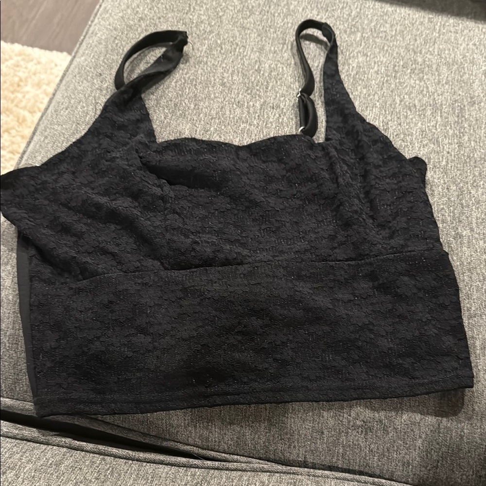 Black Seamless Bra with Adjustable Straps